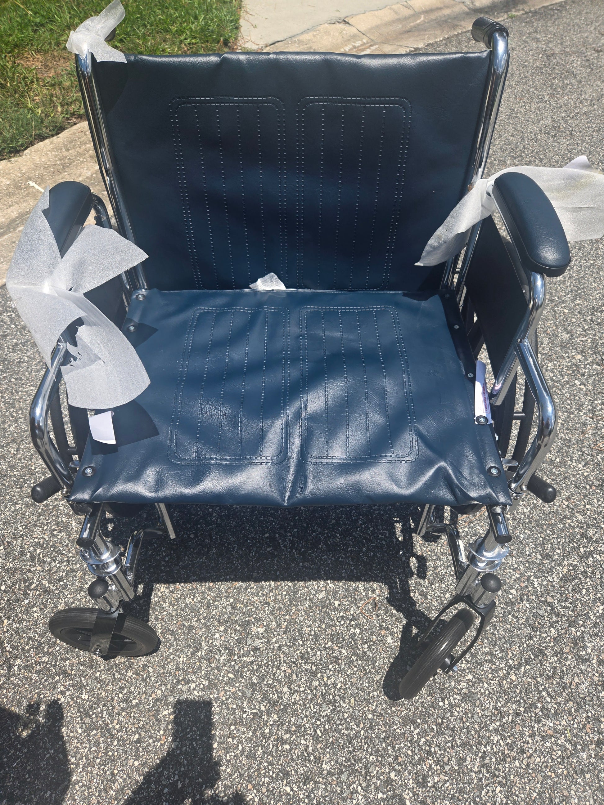 NEW Medline Extra Wide Wheelchair 22" Seat